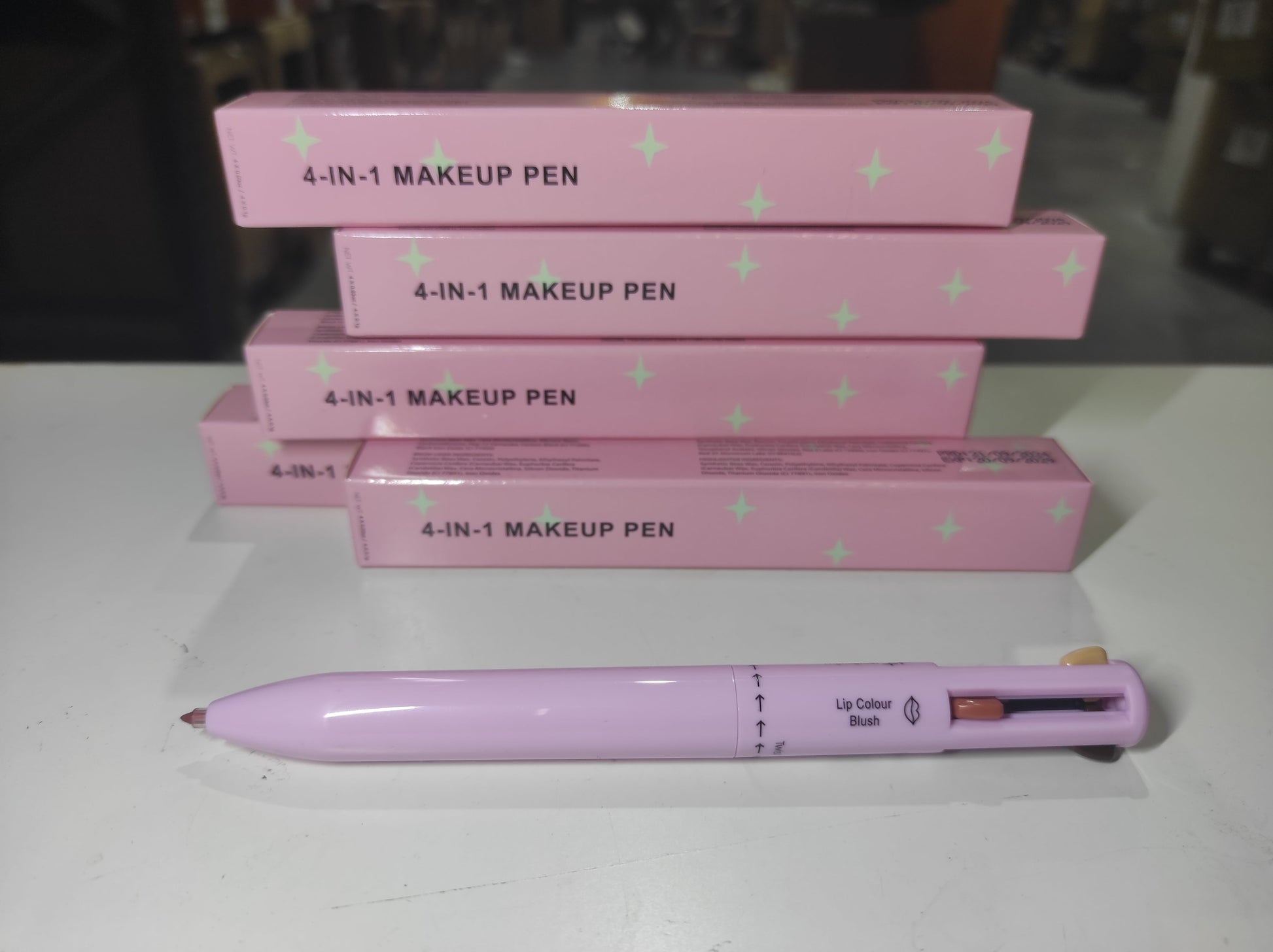 Lápiz de maquillaje multifunción cuatro en uno — vista 6