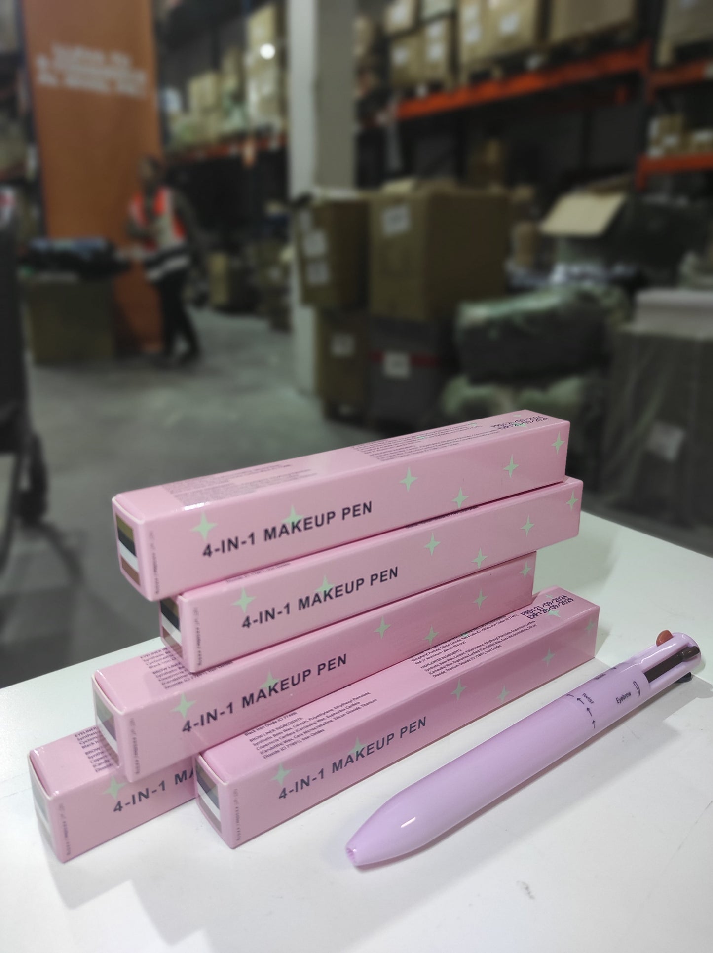 Lápiz de maquillaje multifunción cuatro en uno — vista 10