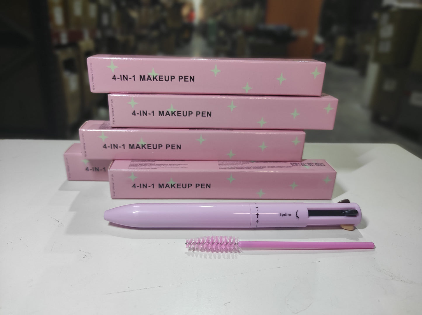 Lápiz de maquillaje multifunción cuatro en uno — vista 12