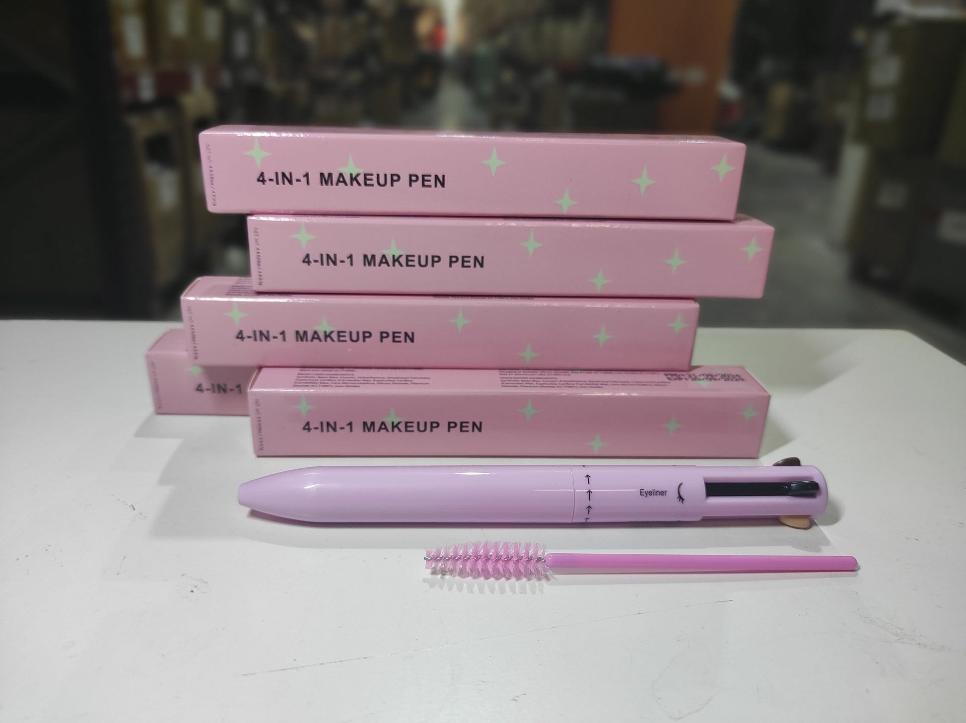 Lápiz de maquillaje multifunción cuatro en uno — vista 12