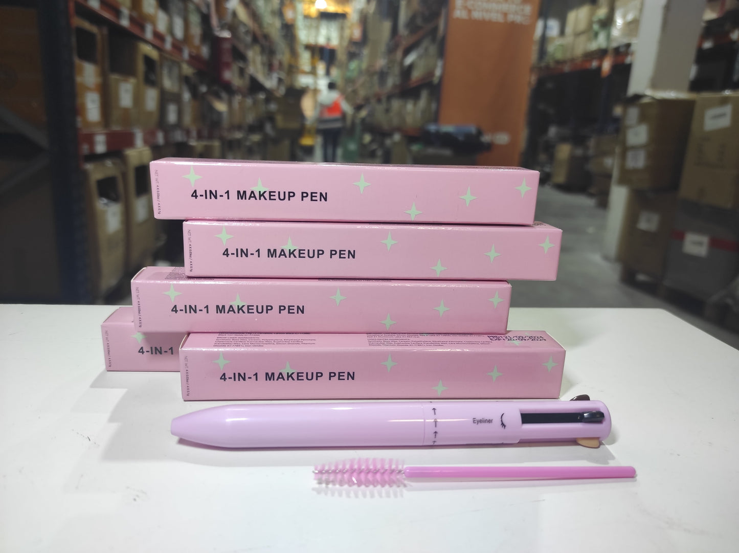 Lápiz de maquillaje multifunción cuatro en uno — vista 2